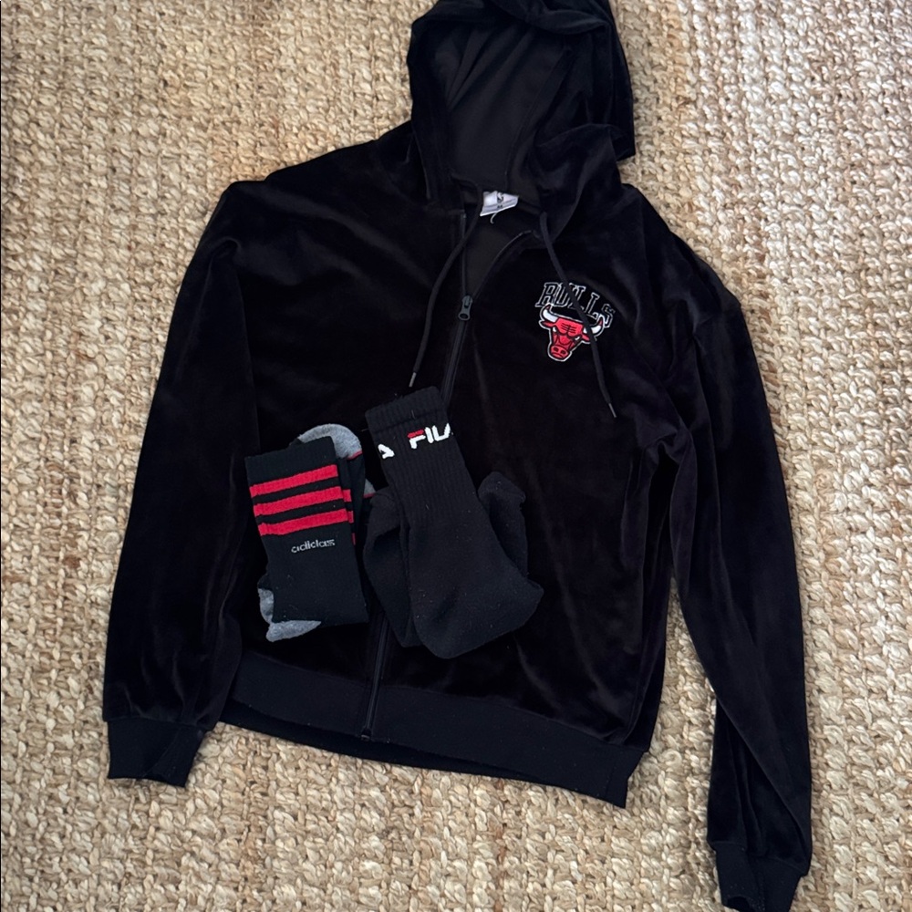 NBA BLACK CHICAGO BULLS VELOUR  ZIP UP HOODY ADIDAS FILA SOCKS BUNDLE
